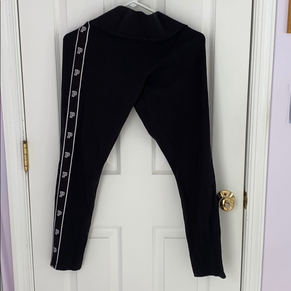 PINK Yoga Logo Leggings